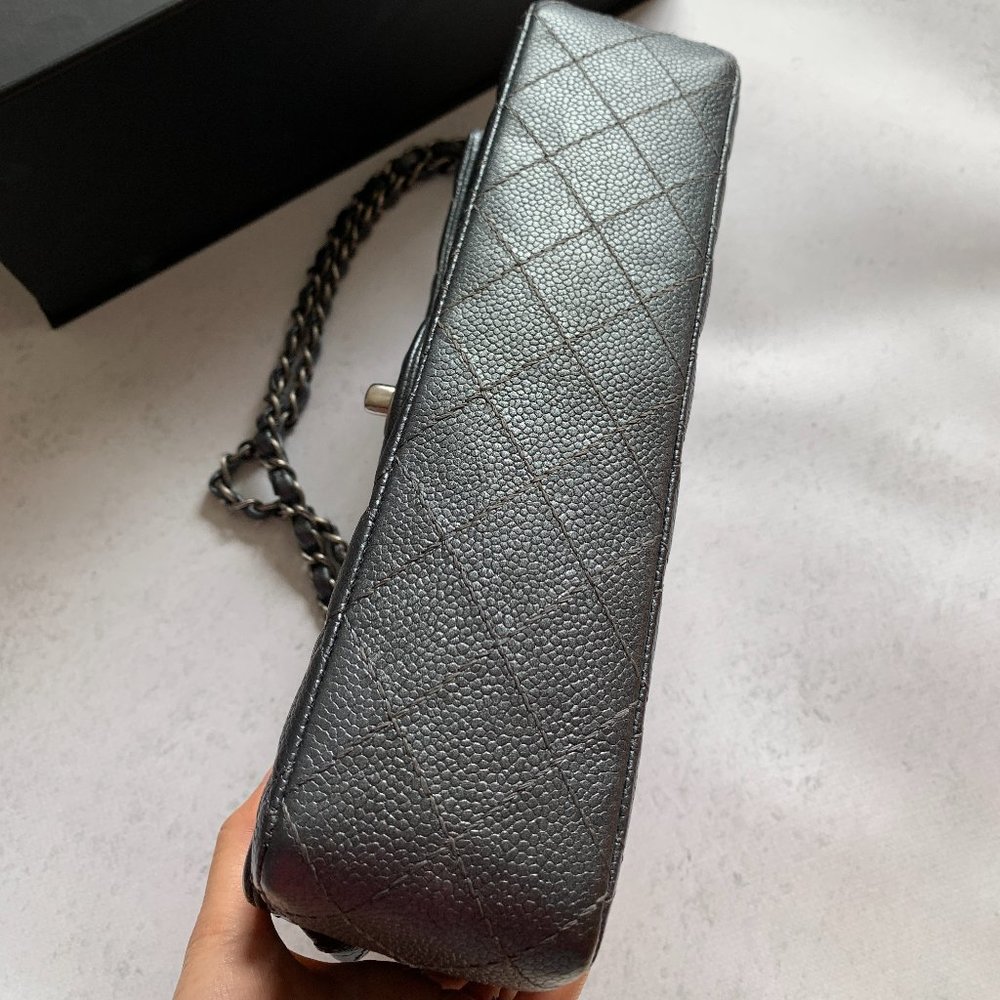 Chanel medium classic caviar bag pearly charcoal - Picture 3 of 13